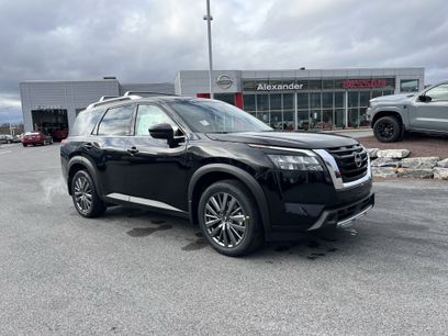 New 2025 Nissan Pathfinder SL w/ SL Premium Package