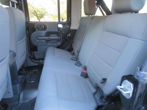 Used 2009 Jeep Wrangler Unlimited Rubicon w/ Dual Top Group image 24