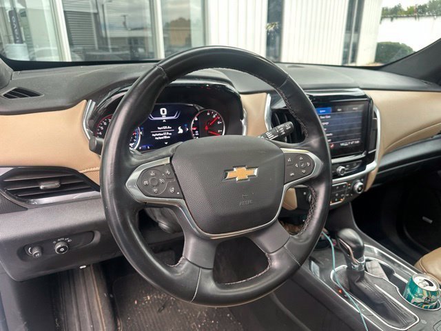 Used 2023 Chevrolet Traverse Premier FWD image 34