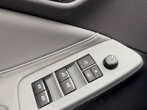 Used 2019 Toyota Avalon XLE w/ Moonroof Package FWD image 14