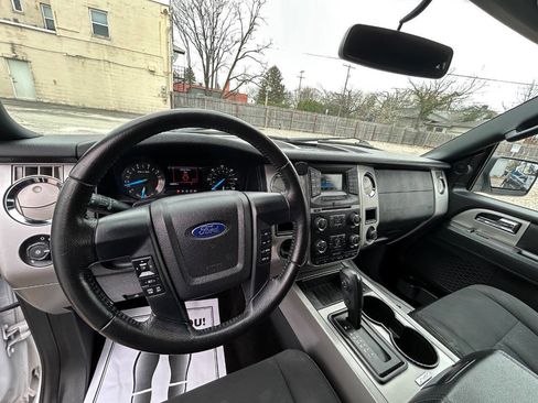 Used 2017 Ford Expedition XLT image 5