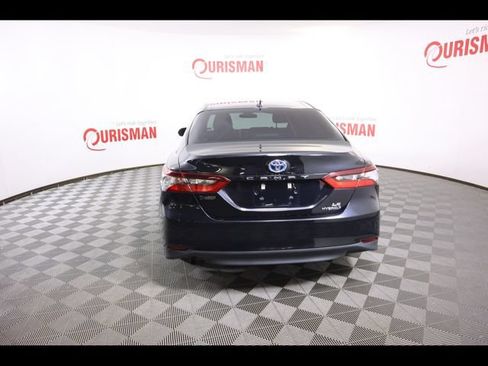 Used 2021 Toyota Camry LE FWD image 17