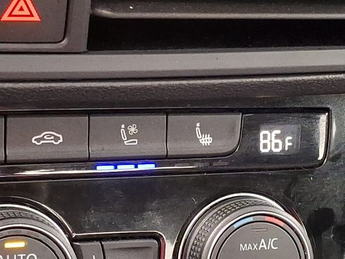 Used 2024 Volkswagen Jetta SEL image 25