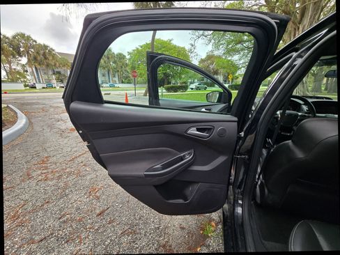 Used 2013 Ford Focus ST image 18