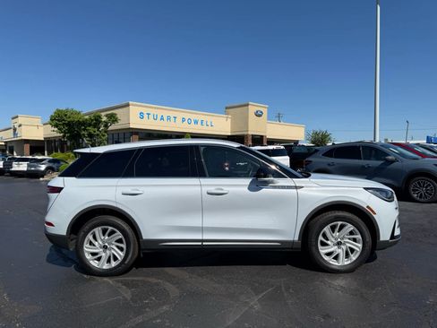 Used 2025 Lincoln Corsair AWD image 16