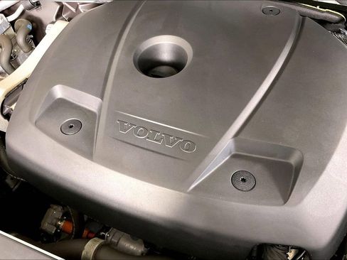 Used 2024 Volvo XC90 T8 Plus w/ Protection Package Premier AWD/4WD image 32