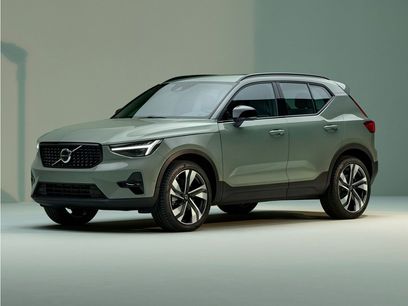 Used 2024 Volvo XC40 B5 Plus