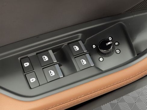 Used 2022 Audi e-tron Premium image 15