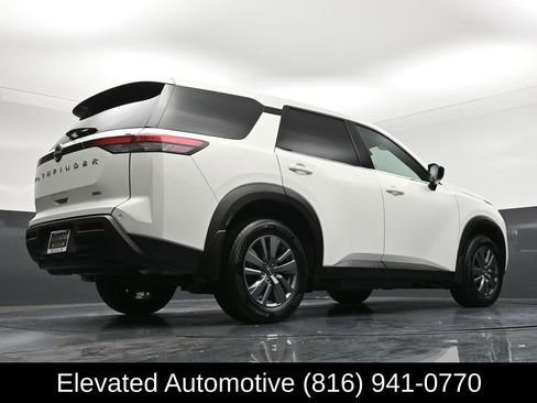 Used 2024 Nissan Pathfinder S AWD/4WD image 28