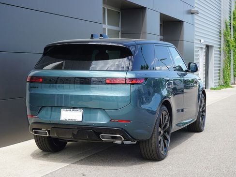 New 2025 Land Rover Range Rover Sport Dynamic SE image 2