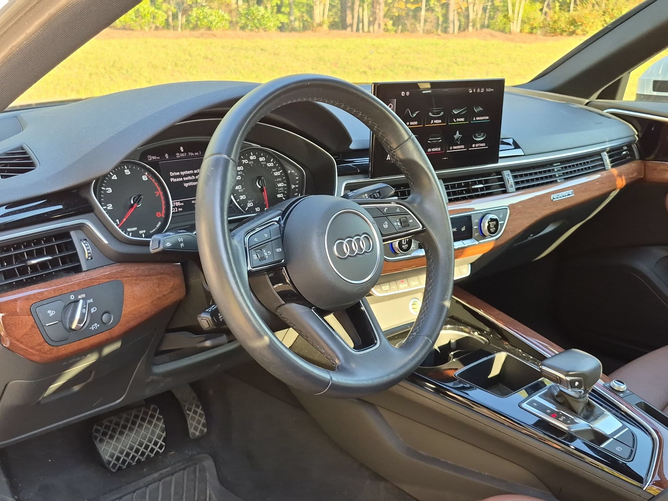 Used 2022 Audi A4 2.0T Premium w/ Convenience Package AWD/4WD image 4