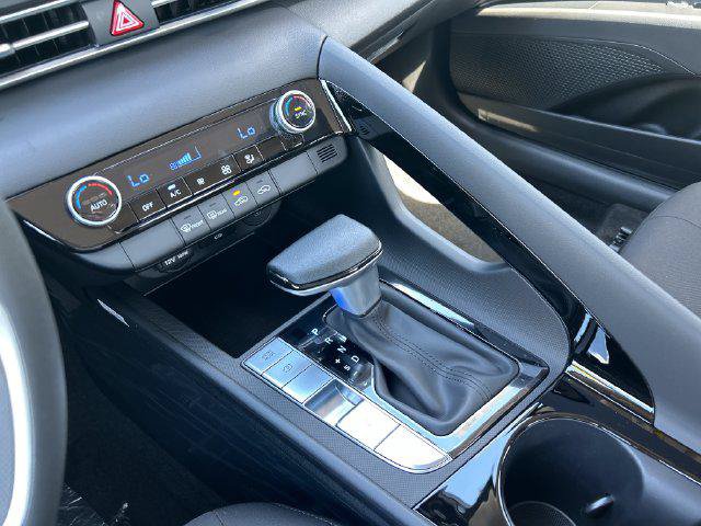 New 2026 Hyundai Elantra Hybrid FWD image 14