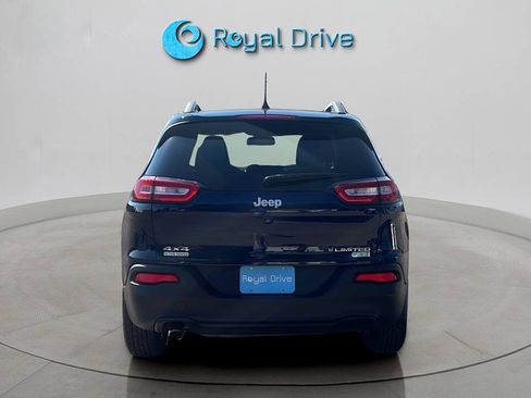 Used 2016 Jeep Cherokee Latitude w/ Cold Weather Group AWD/4WD image 4