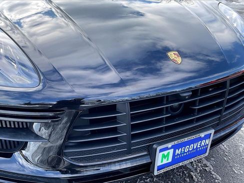 Used 2020 Porsche Macan Turbo image 33