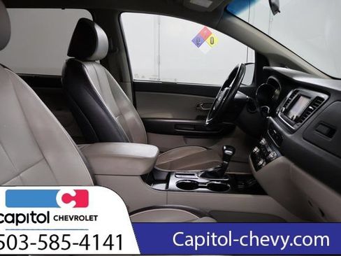 Used 2019 Kia Sedona EX FWD image 26