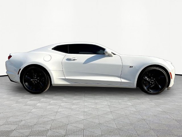 Used 2023 Chevrolet Camaro LT w/ Technology Package RWD image 4