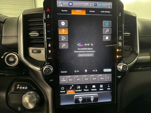 Used 2025 RAM 1500 Laramie w/ Night Edition image 28