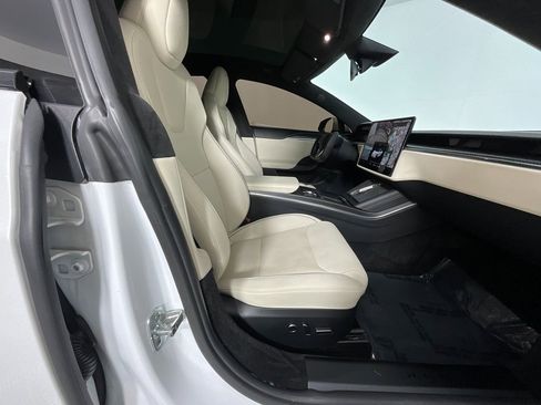 Used 2021 Tesla Model S Plaid image 19