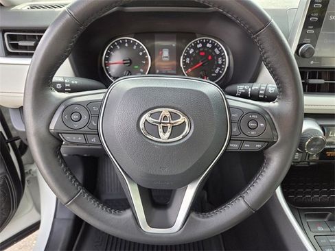 Used 2022 Toyota RAV4 XLE w/ Convenience Package image 18