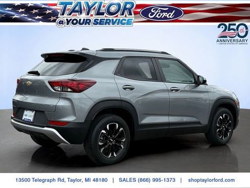 Used 2023 Chevrolet TrailBlazer LT FWD image 3