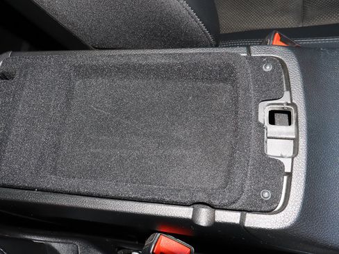 Used 2021 Jeep Grand Cherokee Laredo X image 27