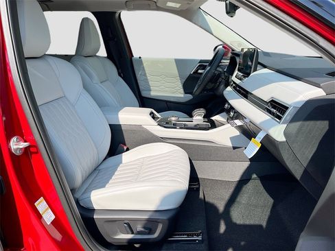 New 2025 Mitsubishi Outlander SEL image 31