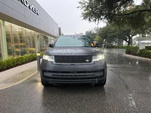 Used 2025 Land Rover Range Rover SE AWD/4WD image 8