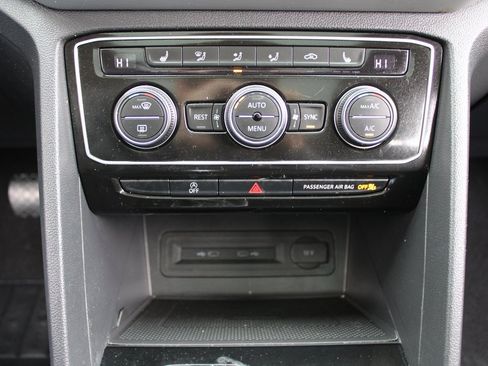 Certified 2022 Volkswagen Atlas SE image 17