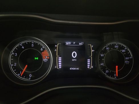 Used 2019 Jeep Cherokee Latitude w/ Cold Weather Group image 23