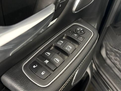 Used 2023 RAM 1500 Laramie AWD/4WD image 16