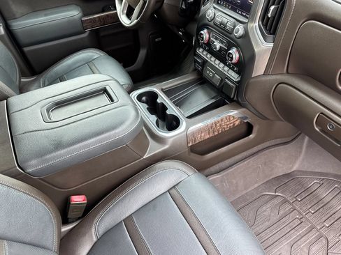 Certified 2020 GMC Sierra 2500 Denali w/ Denali Ultimate Package AWD/4WD image 16