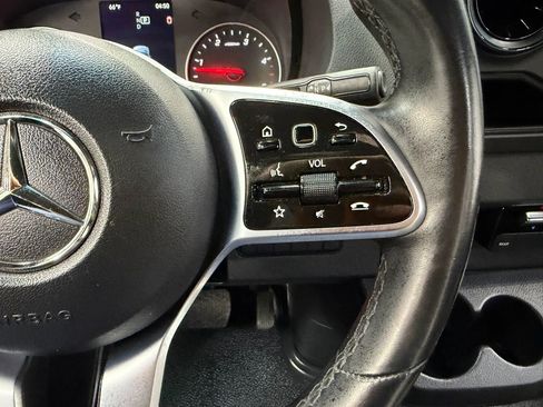 Used 2022 Mercedes-Benz Sprinter 2500 image 24