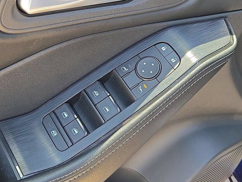 Used 2025 Nissan Rogue SV AWD/4WD image 22