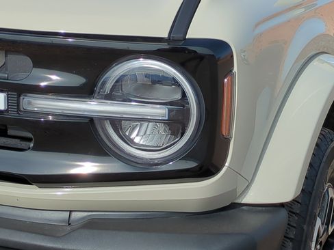 Used 2025 Ford Bronco Outer Banks image 10