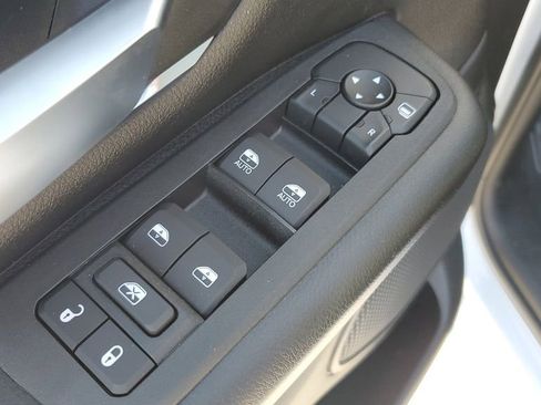 New 2026 RAM 1500 4x4 Crew Cab image 22