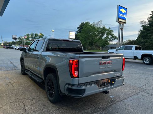 Used 2024 GMC Sierra 1500 Elevation w/ LPO, Elevation Black Package AWD/4WD image 8