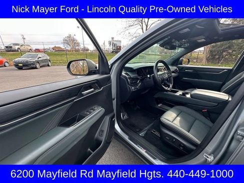 Used 2024 GMC Acadia AT4 w/ Luxury Package image 13