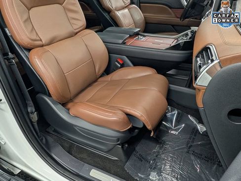 Used 2024 Lincoln Navigator Reserve AWD/4WD image 30