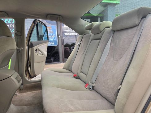 Used 2010 Toyota Camry LE image 21