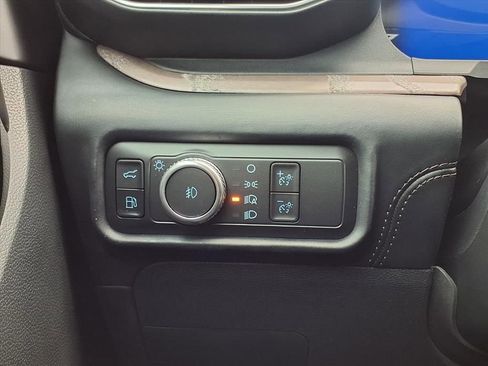 Used 2022 Ford Explorer Platinum w/ Technology Package image 26