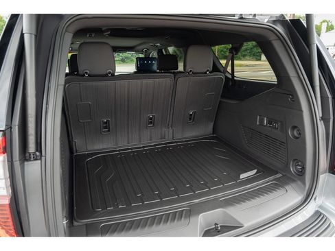 New 2026 GMC Yukon XL Elevation w/ Elevation Premium Package AWD/4WD image 35