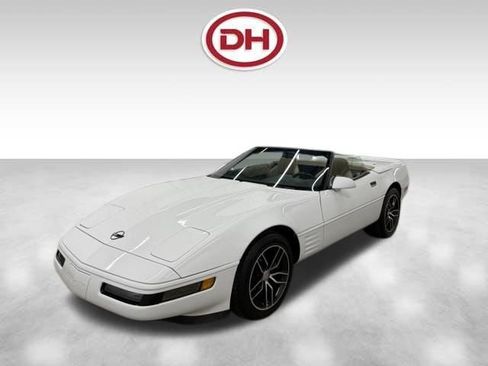 Used 1994 Chevrolet Corvette Convertible RWD image 9