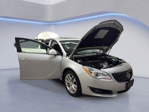 Used 2016 Buick Regal AWD image 8