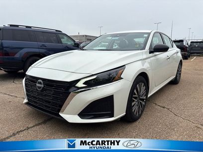 Used 2025 Nissan Altima 2.5 SV
