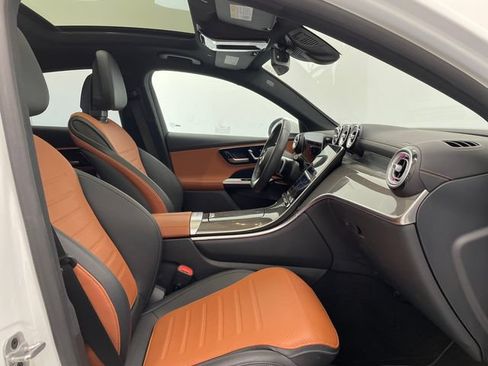 Certified 2025 Mercedes-Benz GLC 300 4MATIC image 17
