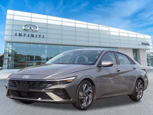 Used 2024 Hyundai Elantra Limited FWD image 1