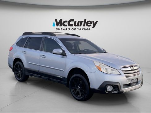 Used 2014 Subaru Outback 2.5i Limited w/ Moonroof Package image 14