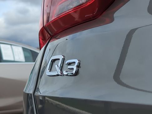 Used 2022 Audi Q3 2.0T Premium w/ Convenience Package image 31