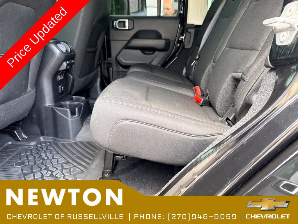 Used 2019 Jeep Wrangler Unlimited Sahara AWD/4WD image 15