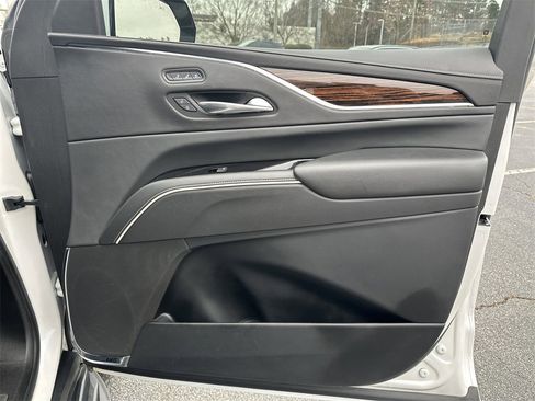 Used 2022 Cadillac Escalade ESV Premium Luxury w/ Performance Package image 36